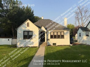 Building Photo - 1918 Cleveland Blvd
