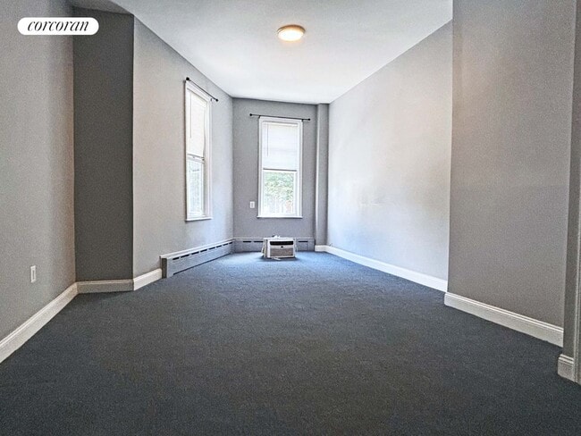 Building Photo - 1095 Halsey St