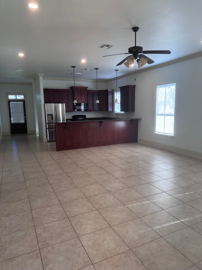 Foto del edificio - 105 Village Oaks Blvd