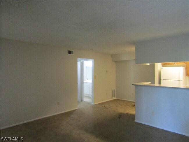 Foto del edificio - 8648 Mallard Reserve Dr