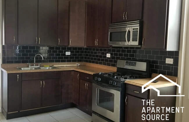 Foto del edificio - 1711 N Kedzie Ave