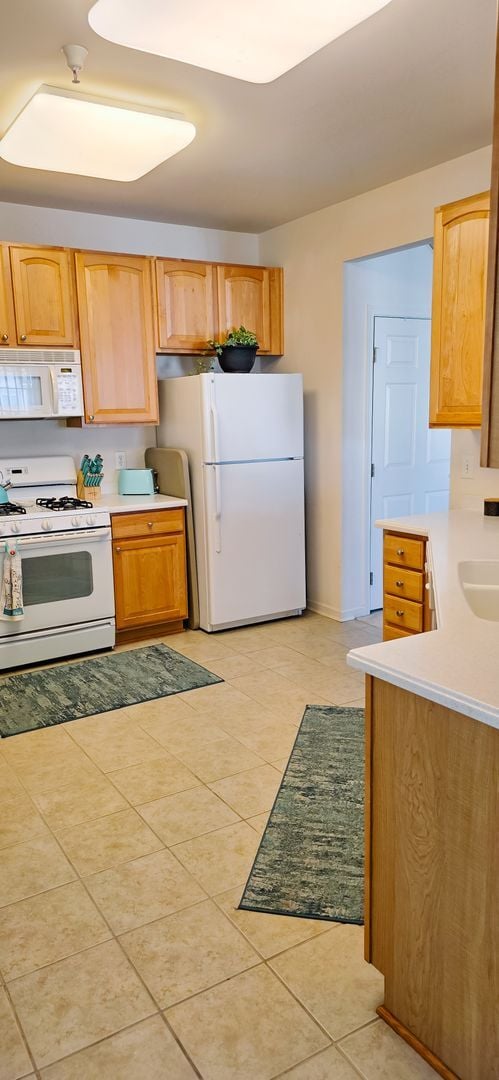 Building Photo - Stunning 2-Bed, 2-Bath Condo in Salisbury