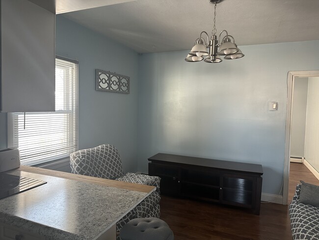 Building Photo - 8 Bunting Ln