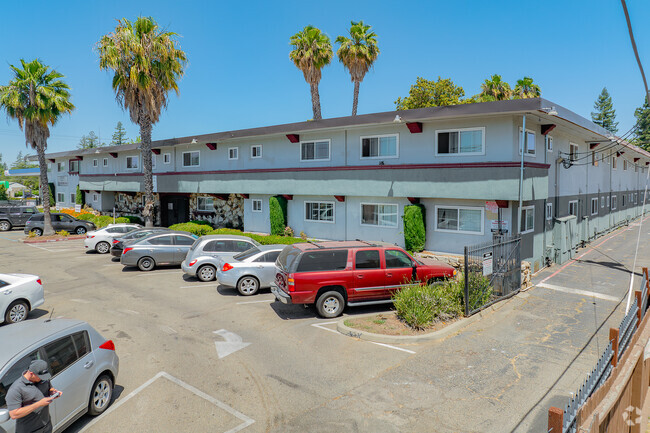 Building Exterior - Arcadia Apartments