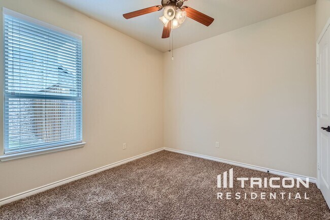 Foto del edificio - 1044 Lufkin Ln