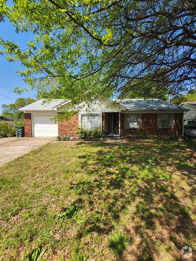 Building Photo - 3797 Clearbrook St
