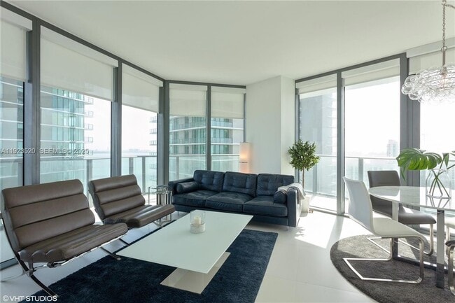 Foto del edificio - 501 NE 31st St