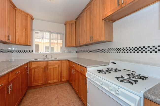 Foto del edificio - 3827 Tilden Ave