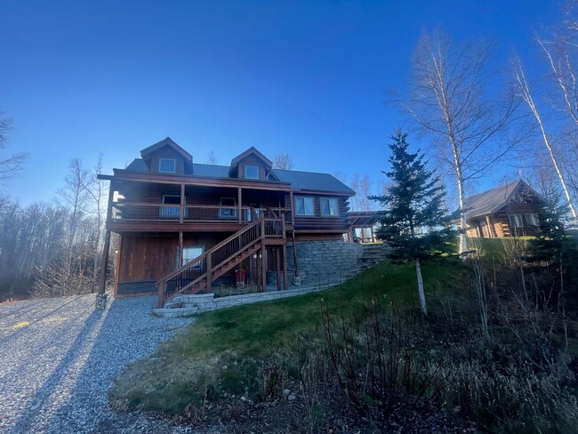 Building Photo - Amazing custom built Alaskan Log home acro...