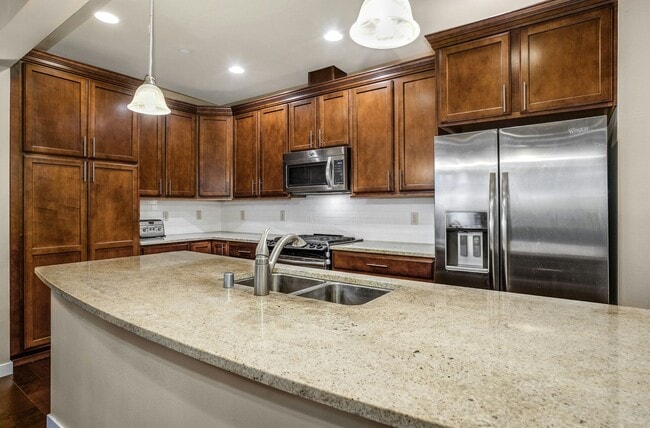 Building Photo - Spacious home in Issaquah