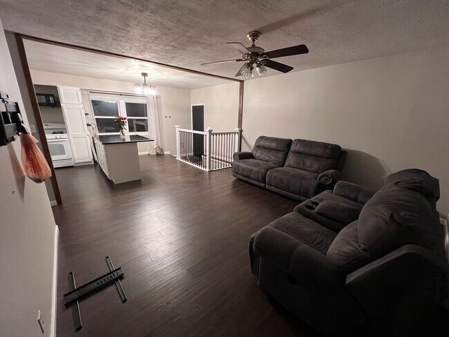 Building Photo - 4686 Cheshire Pl