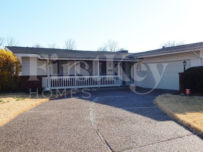 Primary Photo - 3070 Durwood Dr