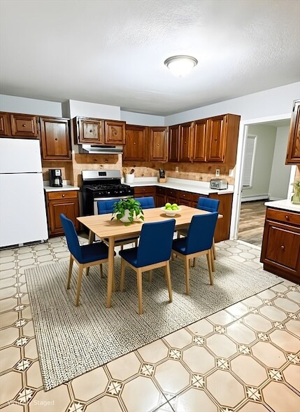 Photo - 230 Havre St Apartment