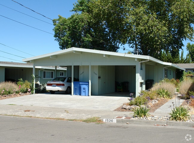 Building Photo - 1516 Camden Ct