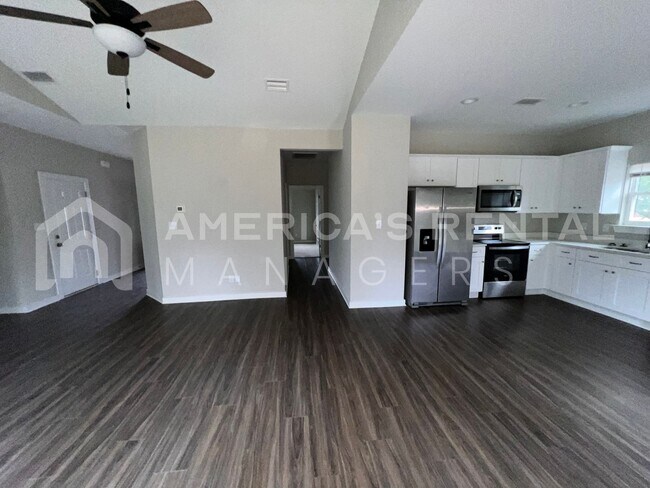 Foto del edificio - Home for Rent in Bay Minette, AL!! ***$500...