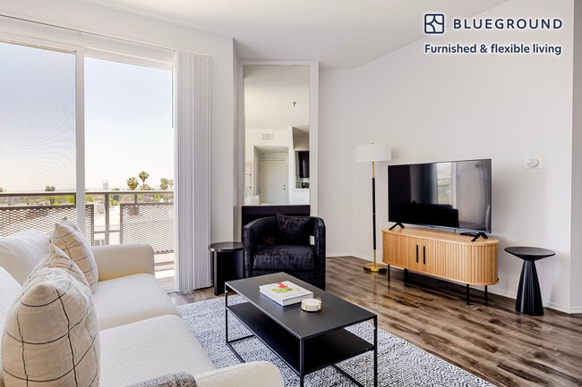 Foto del edificio - 1443 N Fuller Ave