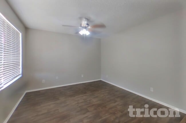Building Photo - 7805 W Cora Ln