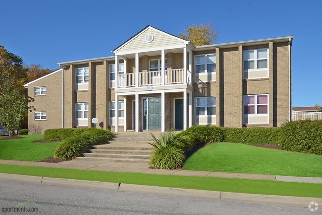 Building Photo - Admirals Way