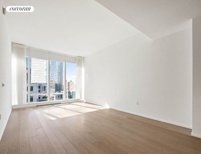 Building Photo - 30 Riverside Blvd