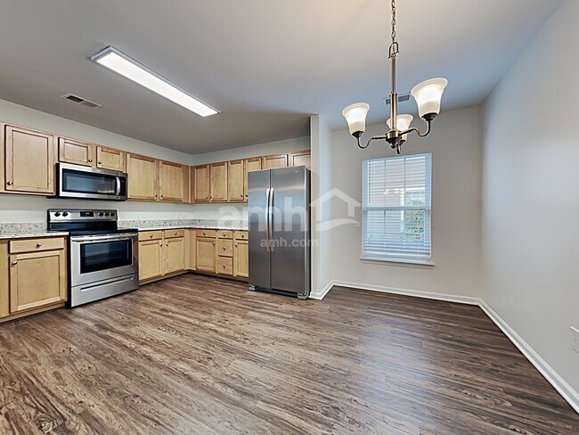 Building Photo - 3007 Crusades St