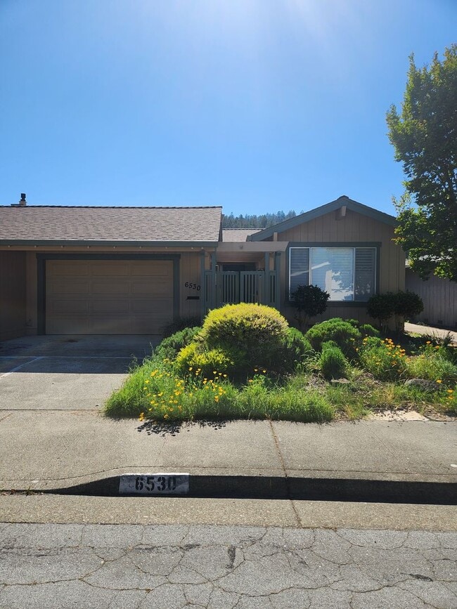 Building Photo - 6530 Stonecroft Terrace