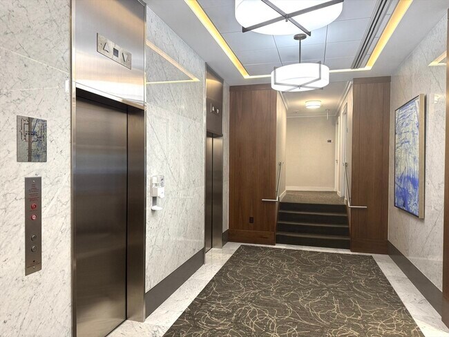 Foto del edificio - 8 Whittier Pl