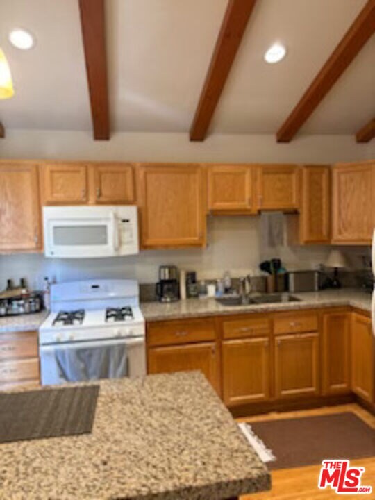 Foto del edificio - 109 Laurel Ave