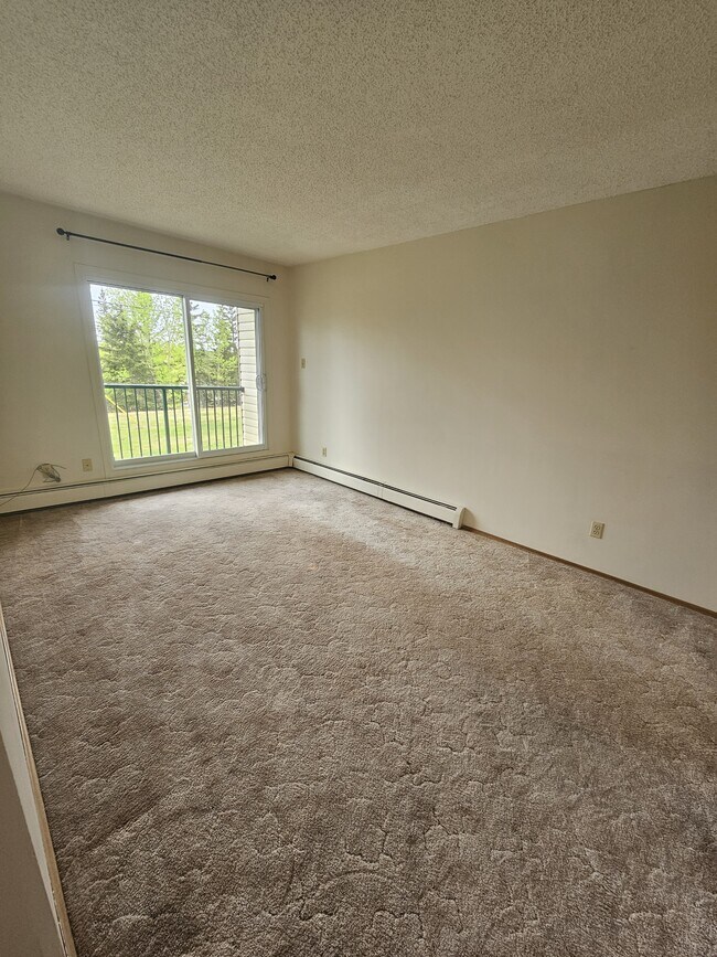 Building Photo - 10327-10107 107 Ave