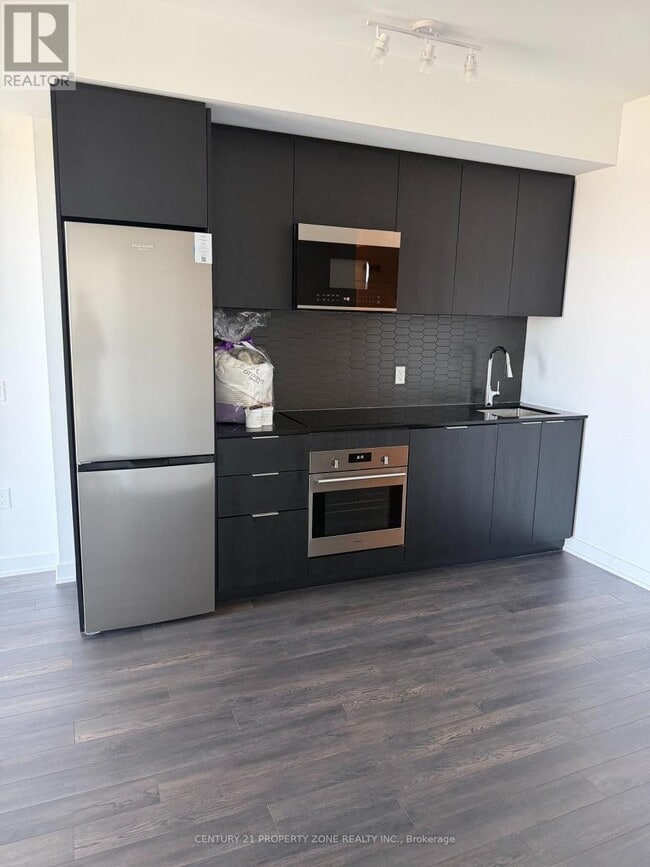 Building Photo - 15 Skyridge Dr