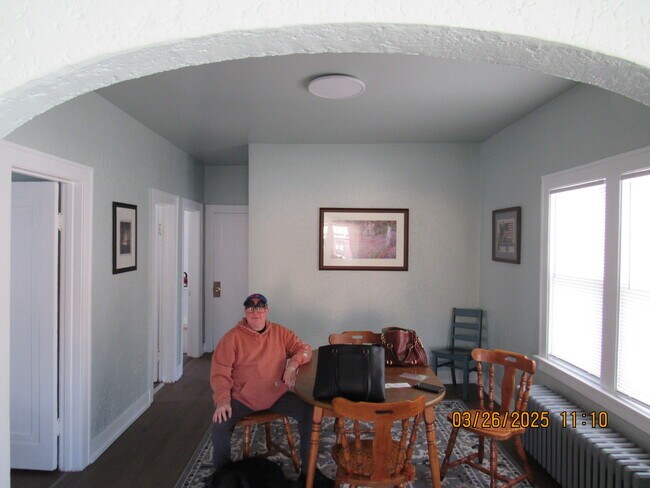 Building Photo - 206 Lake St