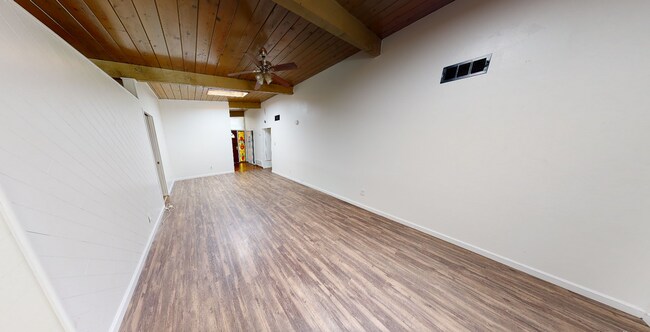 Foto del edificio - Spacious 4BD/2BA on Baja (Lease out, pendi...