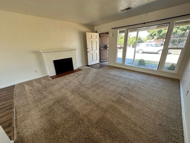 Foto del edificio - No Deposit