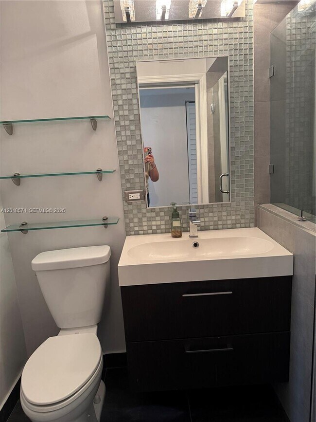 Foto del edificio - 1205 Crystal Way