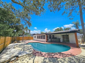 Building Photo - 608 Tangerine Dr