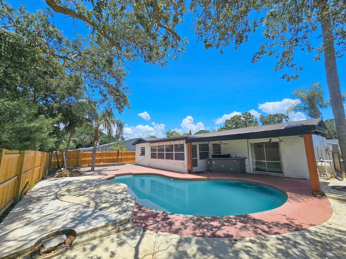 Primary Photo - 608 Tangerine Ave
