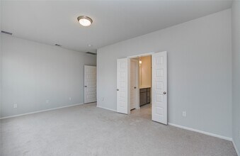 Building Photo - 10731 Aquila Star Dr