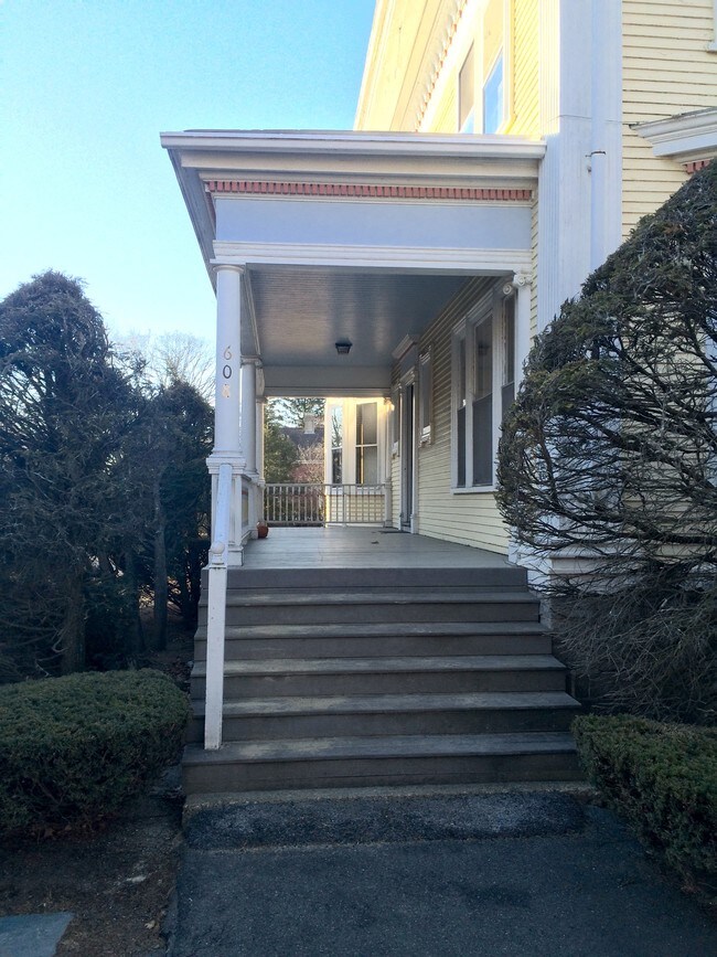 608 Franklin St, Melrose, MA 02176 Apartments in Melrose, MA