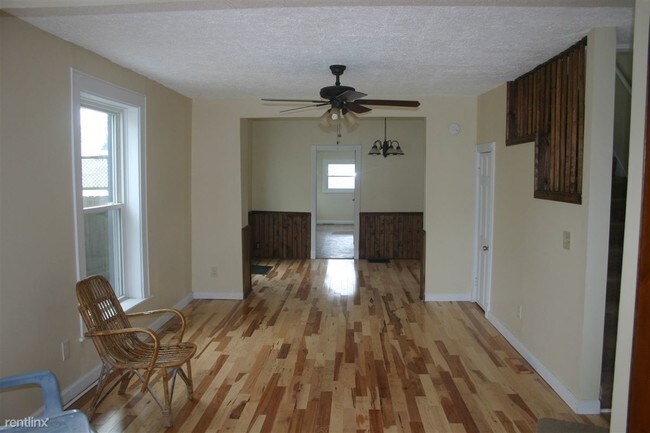 Foto del edificio - 3 br, 2 bath House - 825 Clyde St Clyde