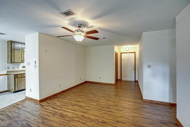 Foto del edificio - 3232 Riddle Dr