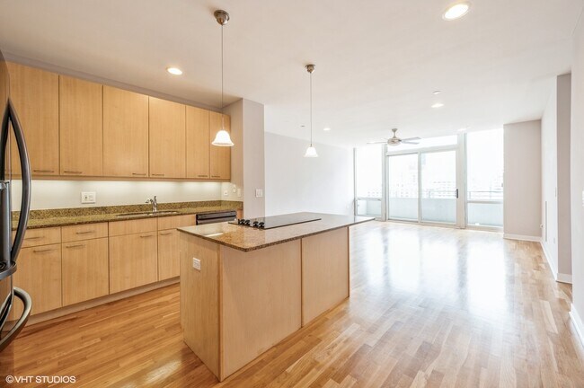 Foto del edificio - 737 W Washington Blvd