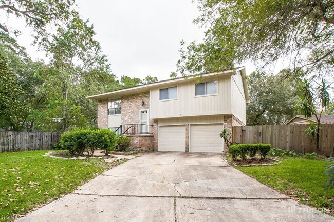 Building Photo - 8610 Pine Shores Dr