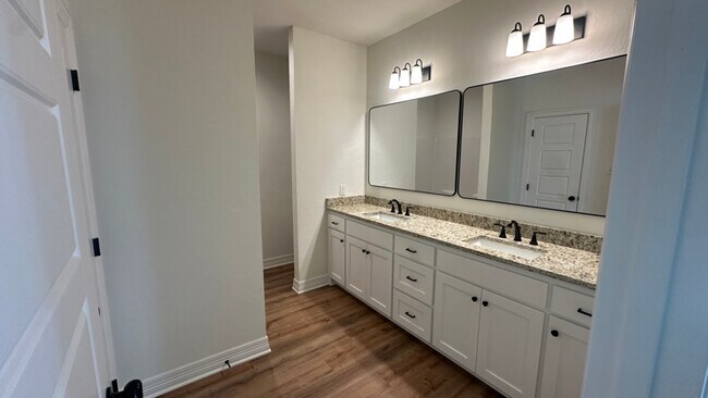 Foto del edificio - 257 Oak Vly Dr