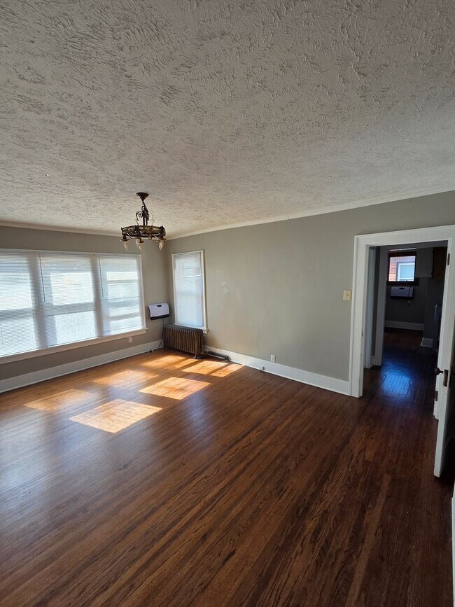 Photo - 4907 Underwood Ave Apartment