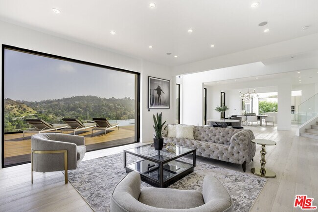 Foto del edificio - 7567 Hermes Dr