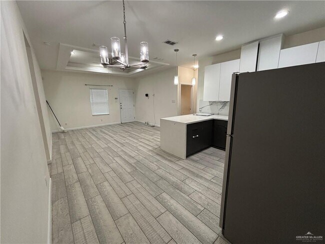 Building Photo - 27 Lauryn Dr
