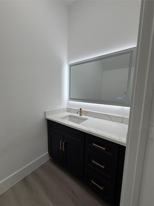 Building Photo - 10123 Grover Ln