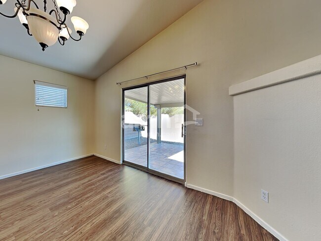 Foto del edificio - 5828 Michael Dean St