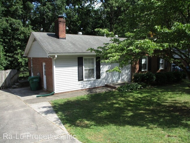 Building Photo - 3 br, 1.5 bath House - 1910 Halifax Ct.