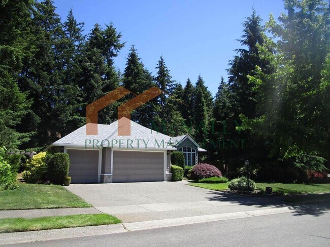 Foto del edificio - Spacious 3-Bedroom Home in the Gated Bridge Estate Community