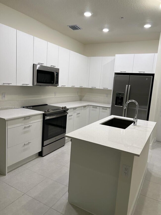 Foto del edificio - 8001 NW 41st St
